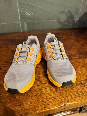 On Unisex Kids Cloudswift shoes.